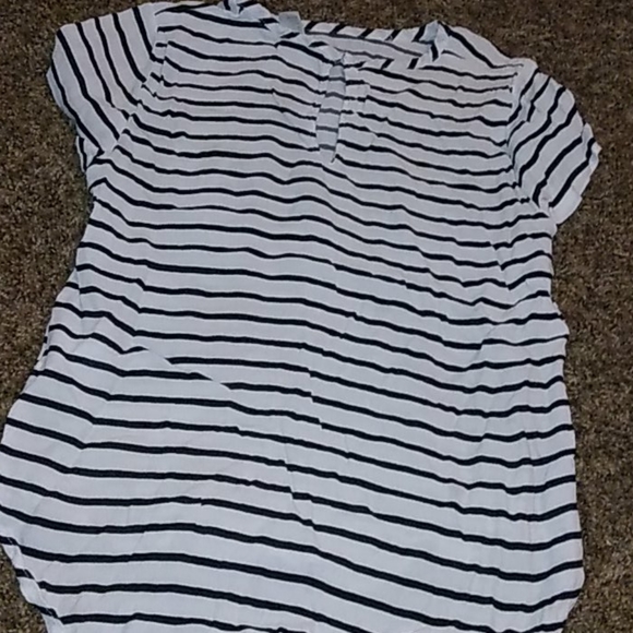 H&M shirt - Picture 2 of 3